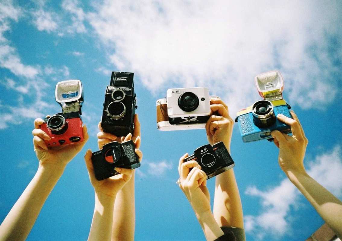 Открытка фотоаппараты   с днем фотографа  Happy photographer`s day 