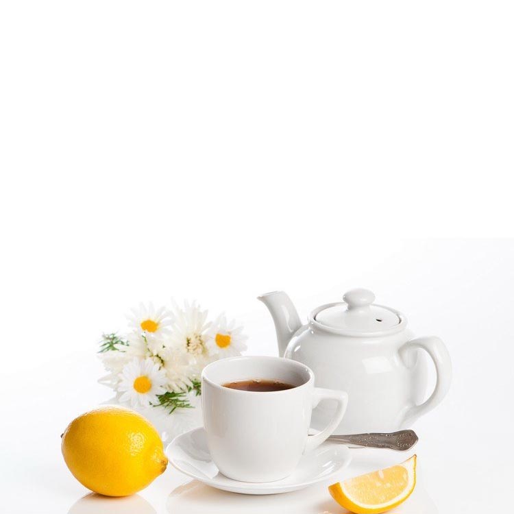 Открытка цветы на фоне голубого неба  сиреневые цветы  Good morning 