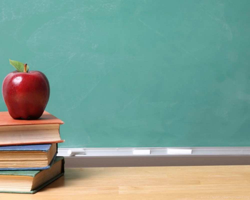 Открытка школьная доска и яблоко с книгой  мел доска яблоко книги  Happy Teacher`s Day 