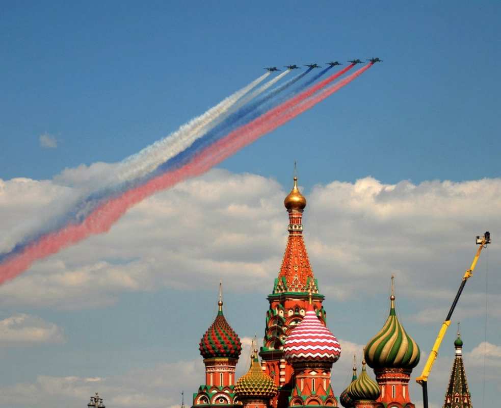 Открытка храм христа спасителя  С днем России   Happy russia day 