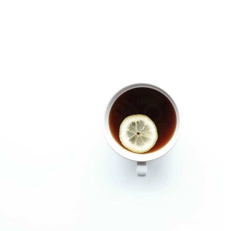 Открытка чай с лимоном на белом фоне  простая открытка  Get well soon 