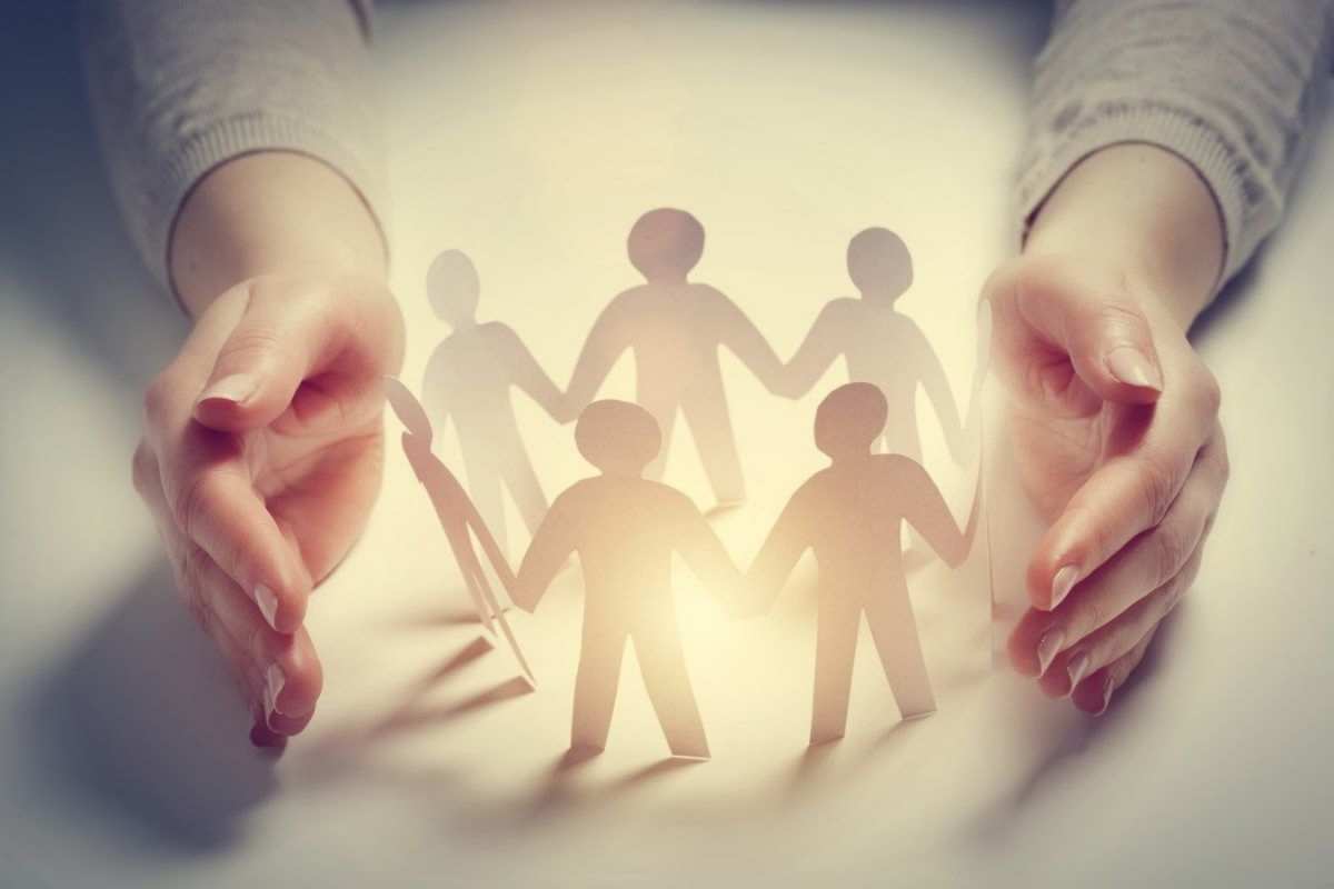 Открытка помощь людям  С днем волонтера  Happy Volunteer Day 