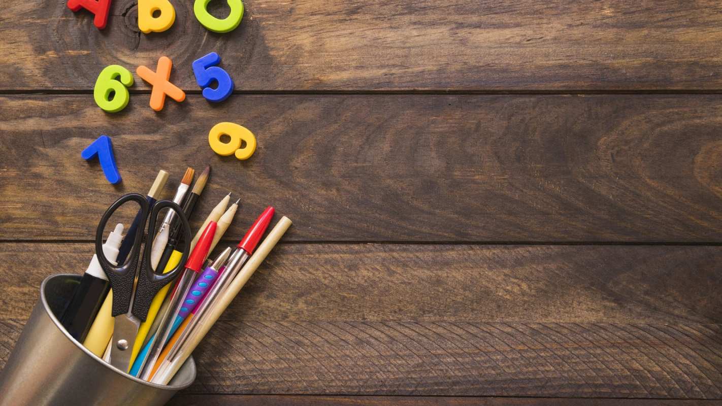 Открытка канцелярские товары в стакане и цифры  с днем знаний  From September 1 