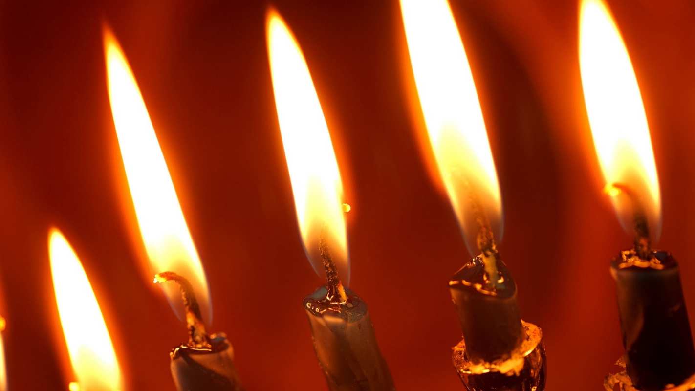 Открытка свечи церковные  свечи  Happy Sunday 