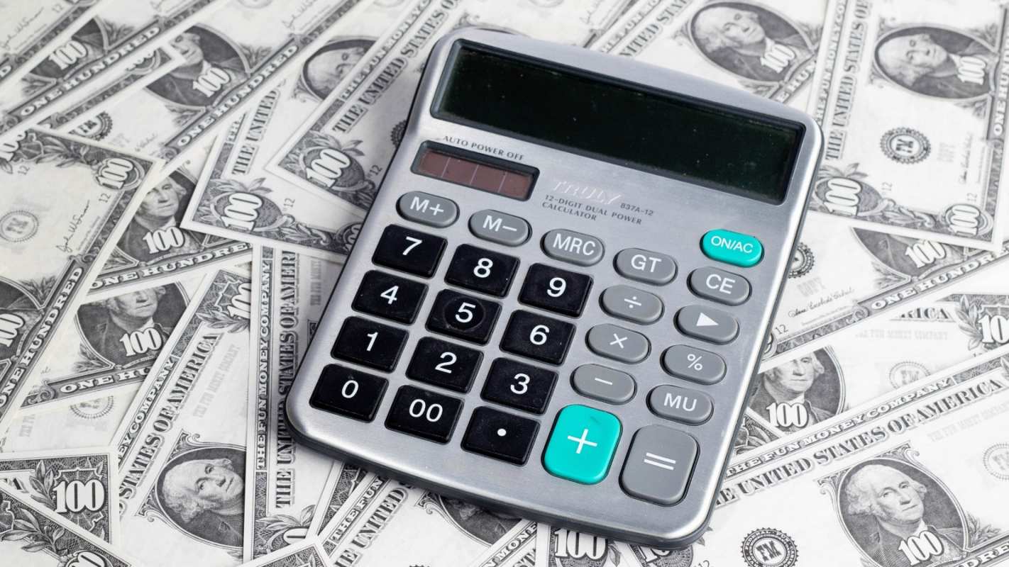 Открытка калькулятор и доллары  с днем бухгалтера  happy accountant day 