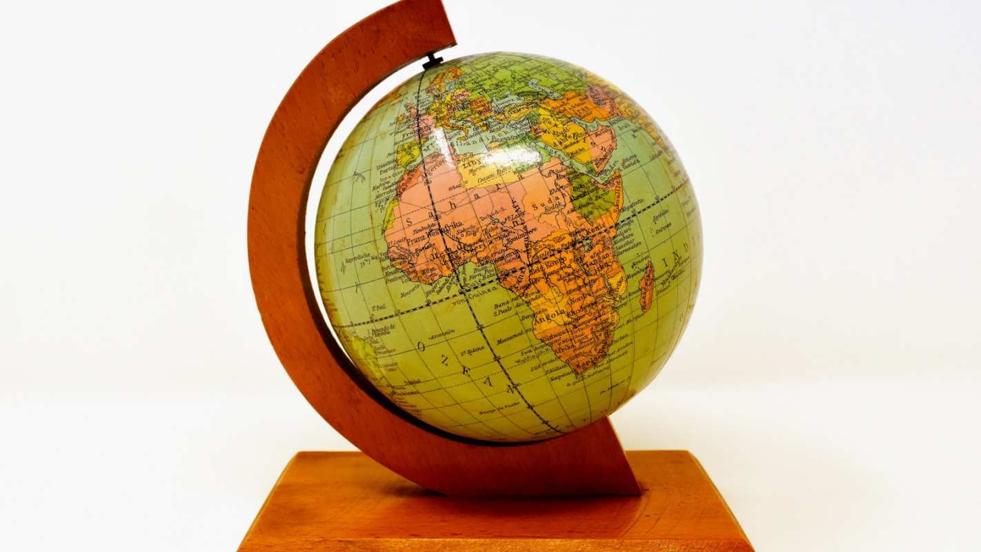 Открытка глобус  с днем знаний  From September 1 