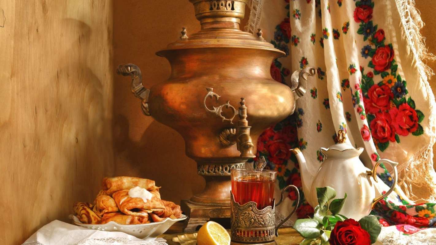 Открытка блины и стол с самоваром  масленица  With carnival 