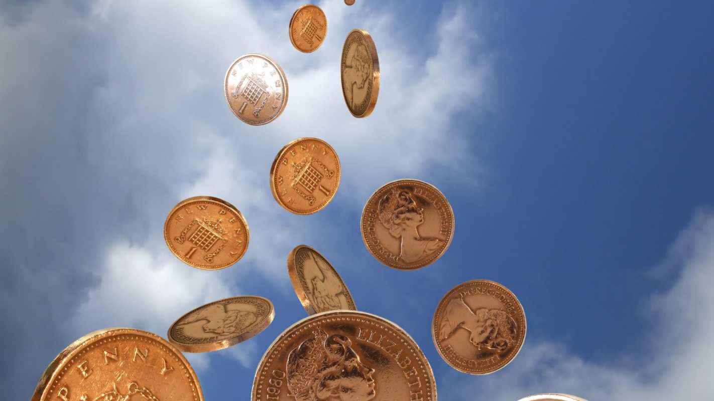 Открытка деньги на фоне неба  с днем бухгалтера  happy accountant day 