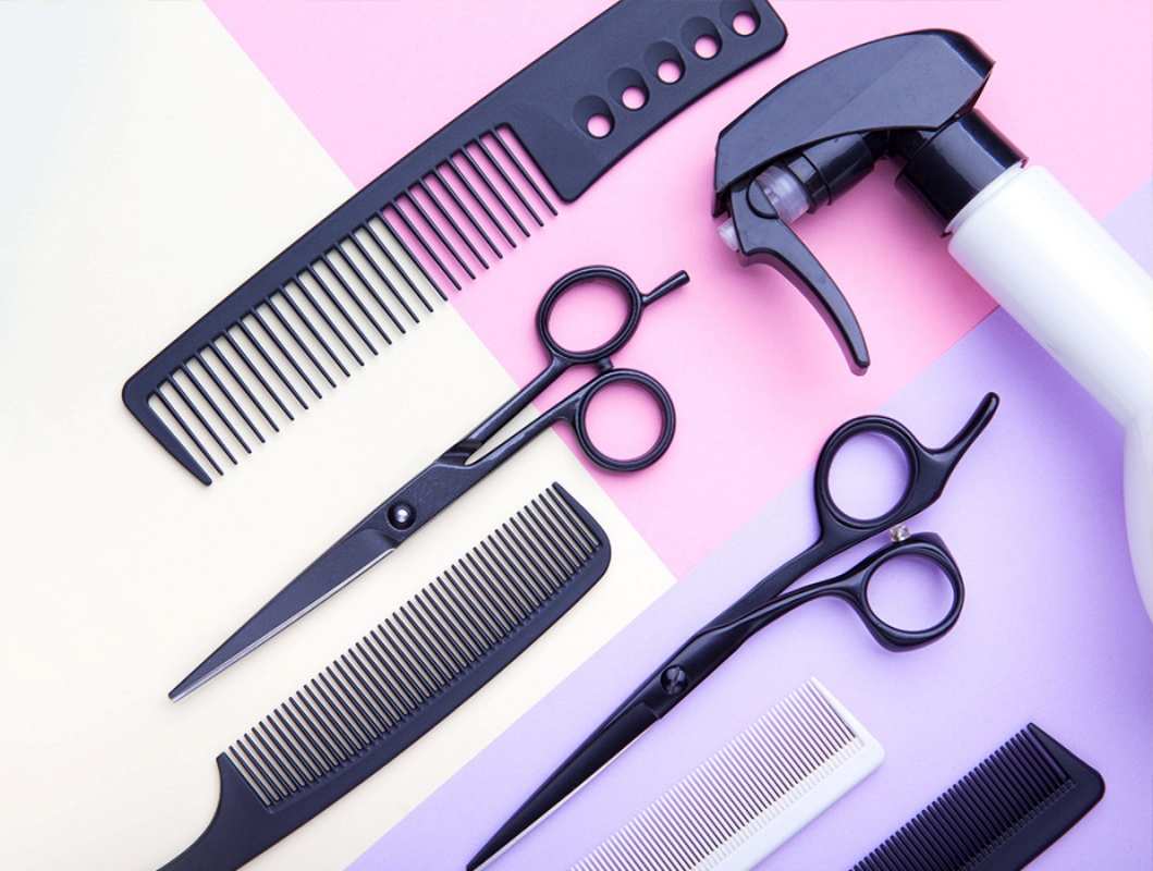 Открытка арт  1 с днем парикмахера расческа 1 Happy hairdresser`s day 