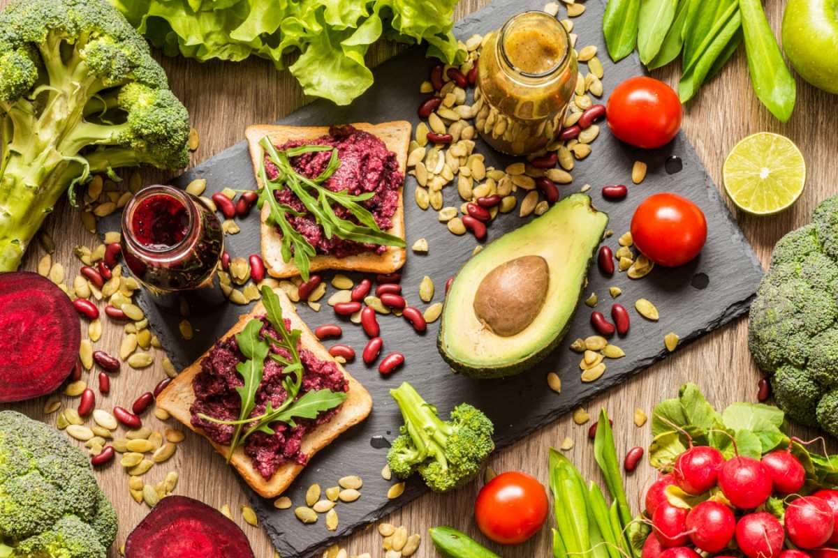 Открытка овощи и гренки  день вегана  Happy vegan day 