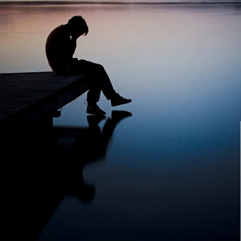 Открытка сидя на пирсе  печаль  Do not be sad 