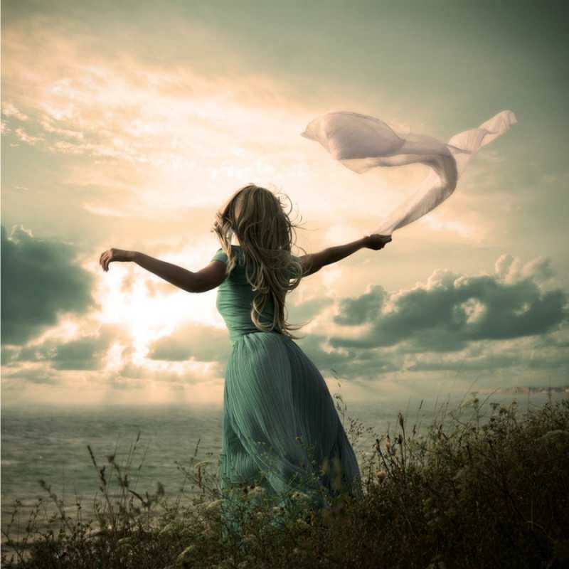 Открытка белый флаг  красивая девушка  в платье  Do not be sad 