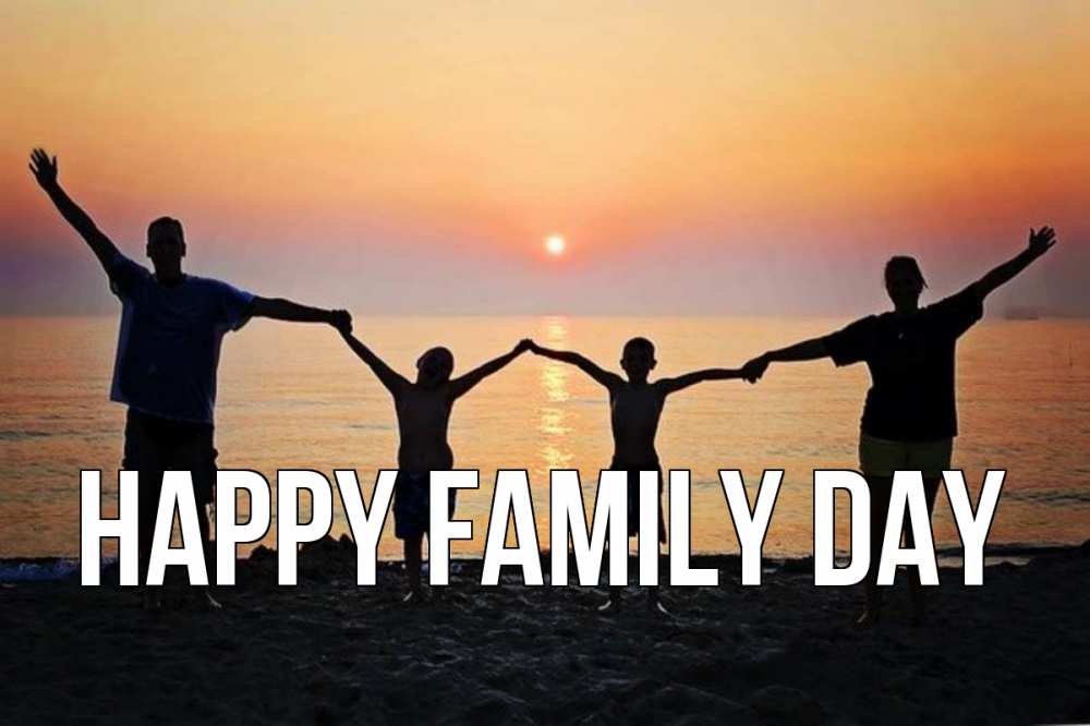 Greetings card с именем, выберите-имя happy family day мама, папа, дети, дочка,сын, море, пляж, закат Greetings with text for free download 