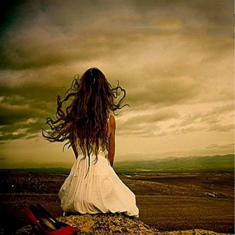 Открытка красные туфли  белое платье и длинные волосы  Do not be sad 