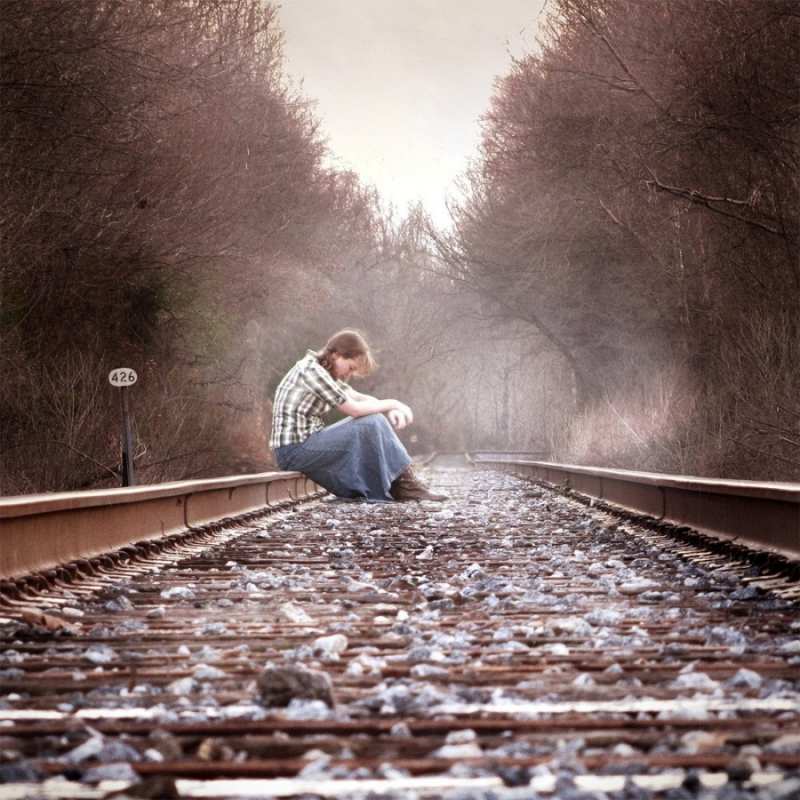 Открытка не сиди на рельсах  девушка на рельсах  Do not be sad 